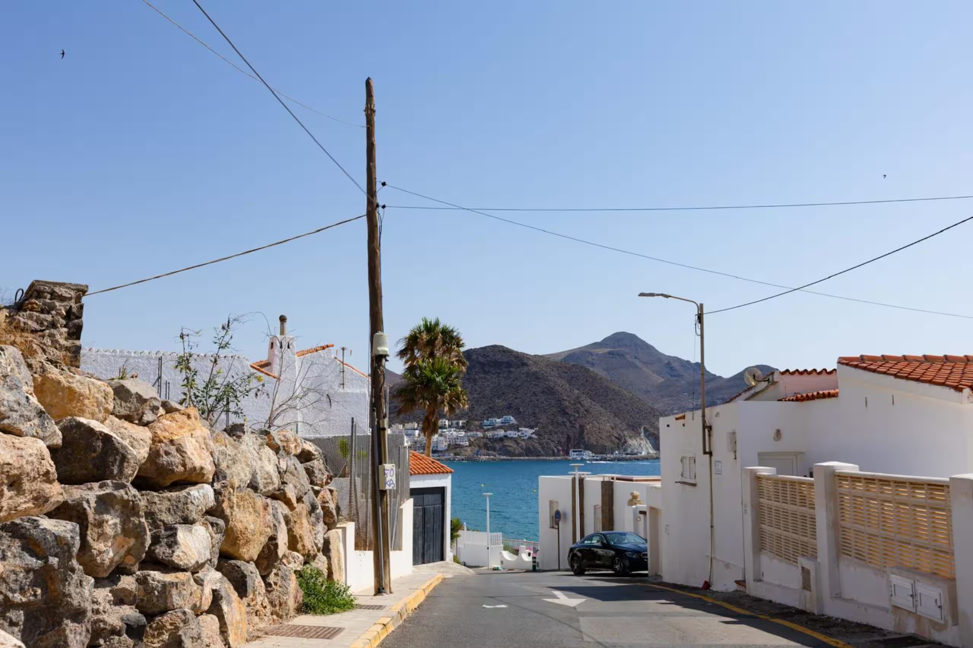 Calle hacia la cala